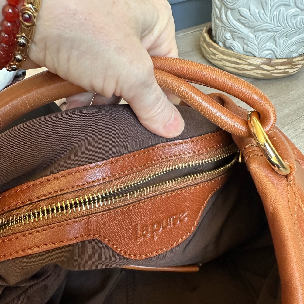Beautiful, Leather Handbag with Floral Design - Picture 14 of 15